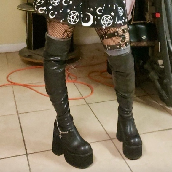 Dolls Kill Shoes - Bratz Miss Socialite Platform over the knee boots size 7